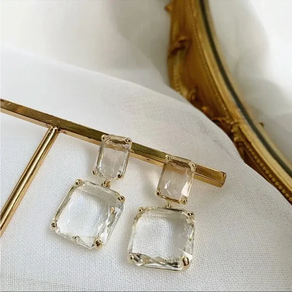NWT Transparent Glass Crystal Earrings - Picture 4 of 7